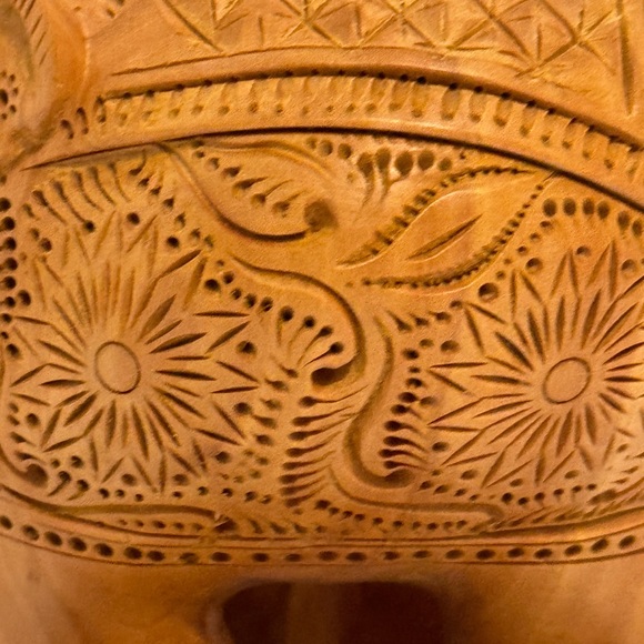 Engraved Brown Teak Wood Elephant Statue Hand Carved 4” Trunk Down With Tusk - Picture 2 of 9